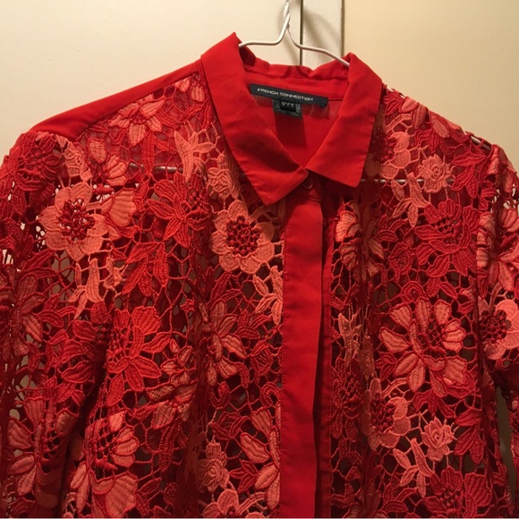 Beautiful floral lace blouse. RARE FIND - Picture 3 of 4